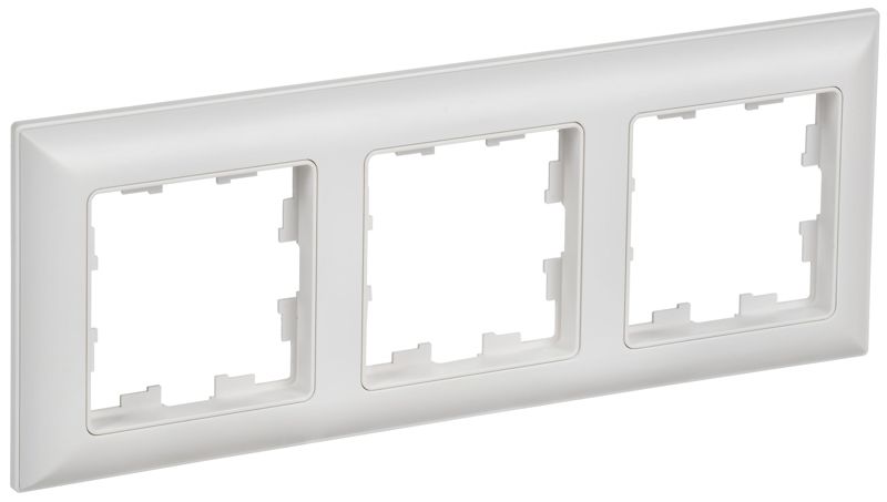 Рамка 3-м BRITE РУ-3-БрАБ арктич. бел./бел. IEK BR-M32-12-K91