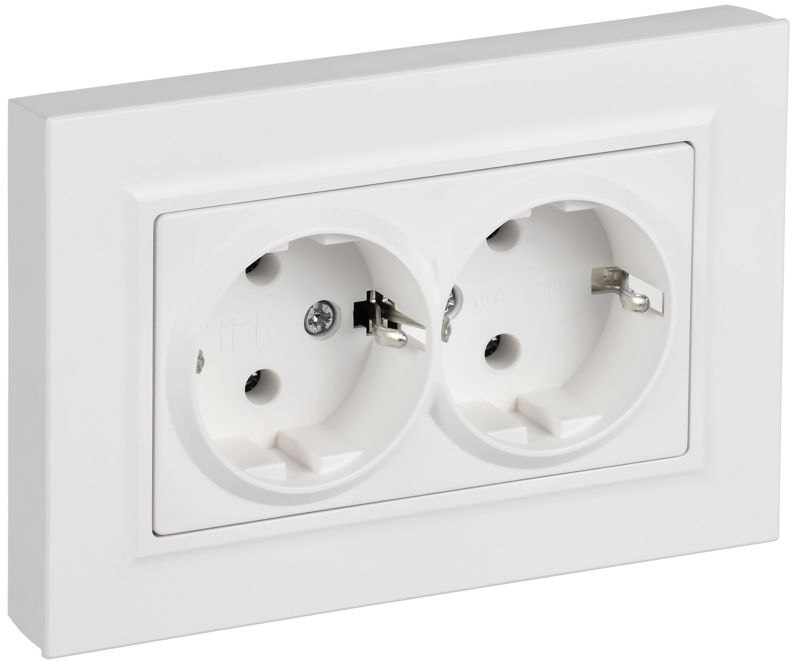 Розетка 2-м СП BRITE РСПл12-3-БрАБ 16А в сборе с заземл. без защ. шторок плоская арктич. бел. IEK BR-R27-16-K91-F