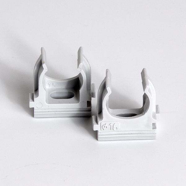 Держатель для труб (клипса) d16мм сер. (уп.100шт) TOKOV ELECTRIC TKE-LC-16-C06/100