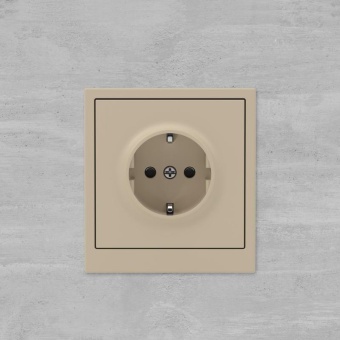 Розетка силовая KANT 2P+E защ. шторки ванильн. марципан DKC 7015003