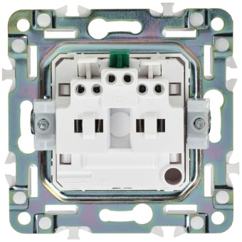 Розетка SKANDY 16А с заземл. защ. шторки SK-R04W арктич. бел. IEK SK-R14-16-K01