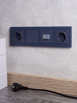 Розетка BRITE РЮш10-1-БрМ 16А с USB A+A 2.1А с заземл. защ. шторки механизм маренго IEK BR-R14-16-U21-D21-K35