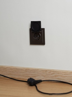 Розетка BRITE РСбш10-3-44-БрТБ 16А IP44 с заземл. защ. шторки с крышкой механизм бронза IEK BR-R16-16-44-K45