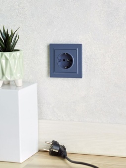 Розетка 1-м СП BRITE РС11-1-0-БрМ 16А с заземл. без защ. шторки механизм маренго IEK BR-R11-16-K35