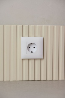 Розетка SKANDY 16А с заземл. без защ. шторок SK-R05W арктич. бел. IEK SK-R11-16-K01